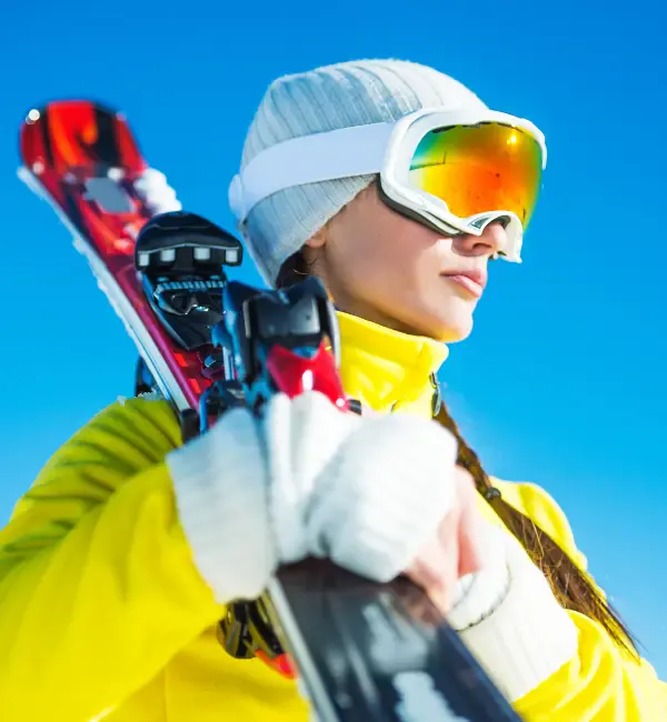 Gemeinsame Aktivitäten mit der Escort Dame wie Skifahren gehen