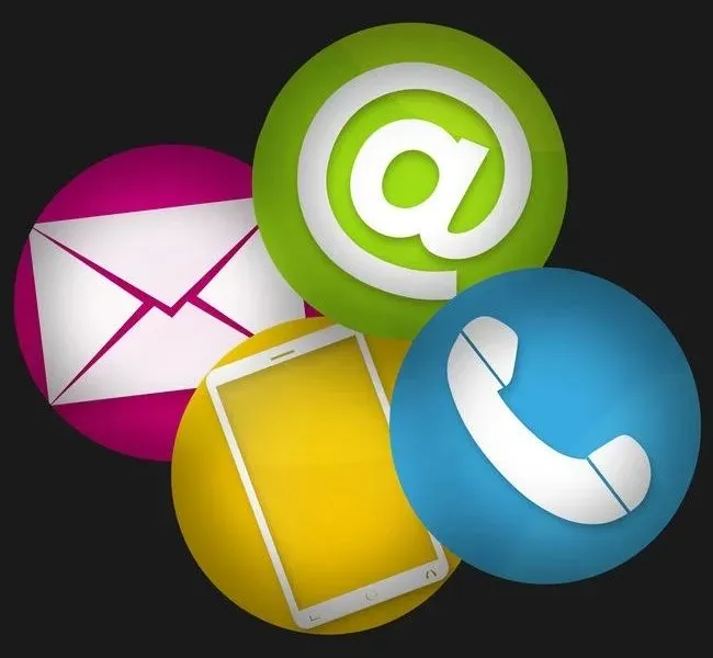An agency can be contacted via email, SMS, chat, and call